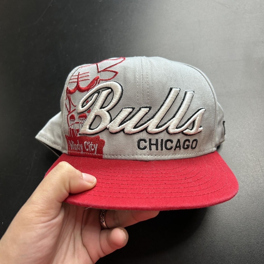 Chicago Bulls Hat Cap Snap Back Mens One Size‎ Gray Red NBA Basketball New Era